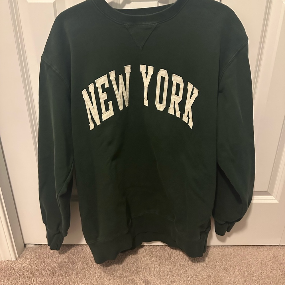 Brandy Melville Green New York Crewneck Sweatshirt